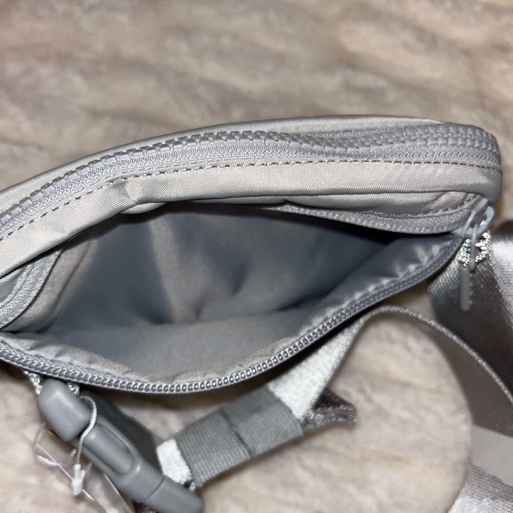 NWT Silver Lululemon Belt Bag - Picture 5 of 7